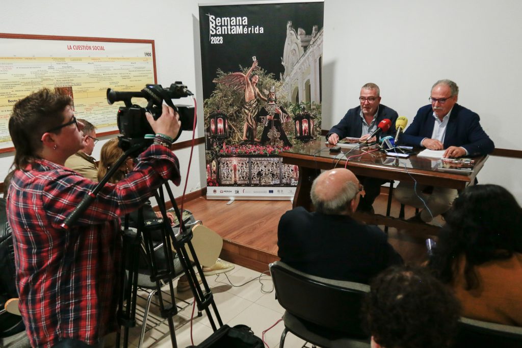 presentacion revista semana santa 2023-7